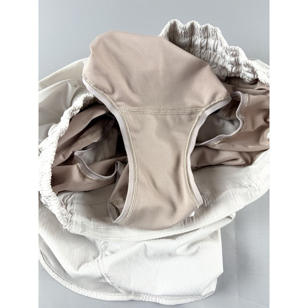 Lululemon Hotty Hot High Rise Lined Short 2.5” White Size 10 W7AY1R - Picture 5 of 6